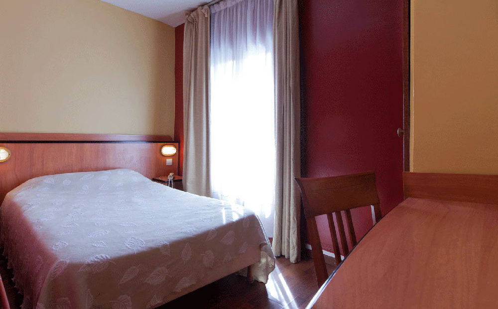 Hotel Hibiscus Republique Paryż Zewnętrze zdjęcie